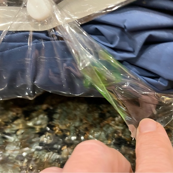 3 Brand New Unisex Adult Raindeer Hooded Reusable Rain Ponchos - Picture 5 of 5